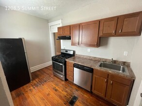 1208.5 Summit St in Columbus, OH - Building Photo - Building Photo