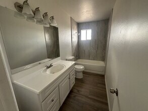 5431 N Lakeshore Dr in Casa Grande, AZ - Building Photo - Building Photo