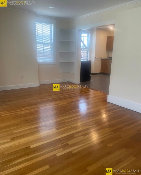 49 Sharon St, Unit 1 in Waltham, MA - Building Photo
