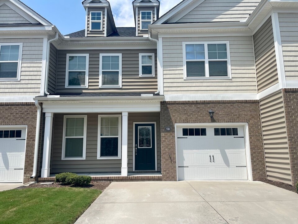 5508 Parish Turn Pl in Virginia Beach, VA - Building Photo