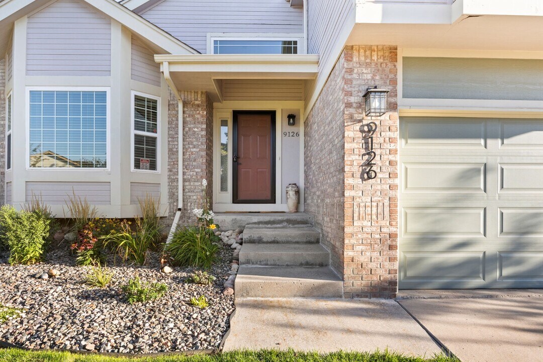 9126 Sugarstone Cir in Littleton, CO - Building Photo