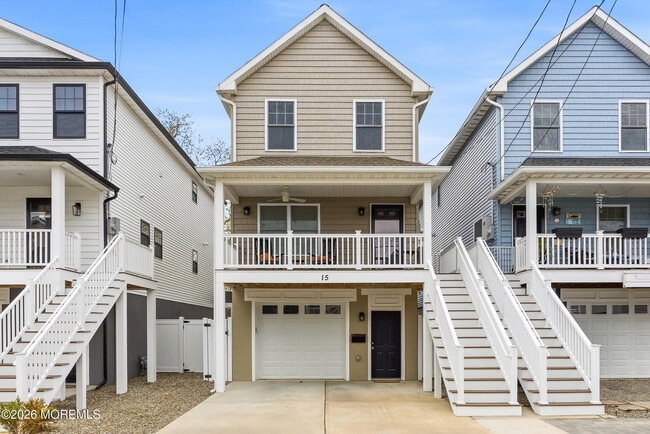 property at 15 4th St