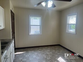 403 S Wayland Ave in Sioux Falls, SD - Foto de edificio - Building Photo