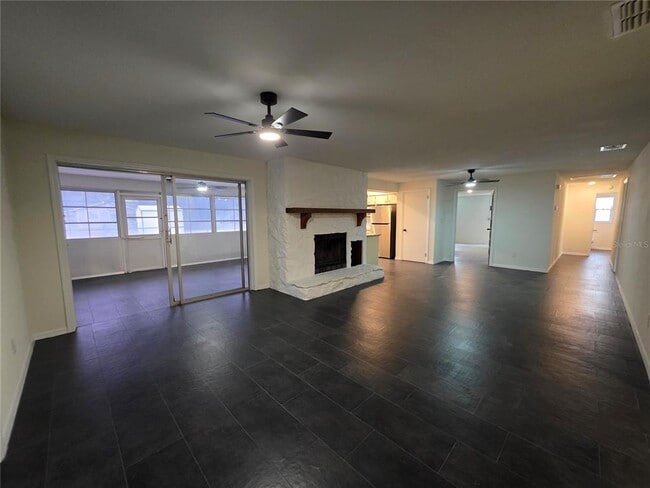 5611 6th St in Zephyrhills, FL - Building Photo - Building Photo