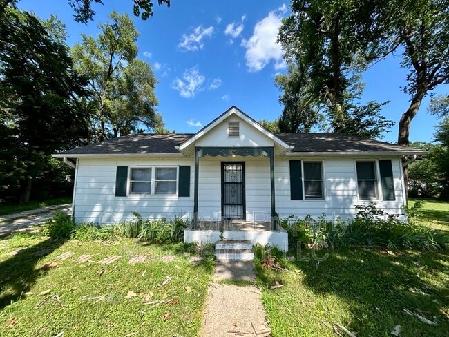 1010 Maple St in Eudora, KS - Building Photo - Building Photo