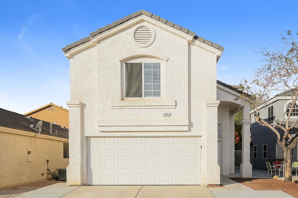 4375 Coyote Crest Ct in Las Vegas, NV - Building Photo