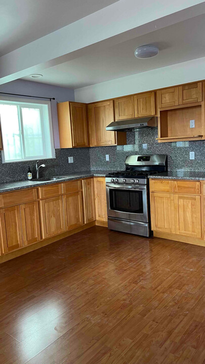 146 Alta Vista Way in Daly City, CA - Building Photo
