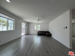 18601 Hiawatha St in Porter Ranch, CA - Building Photo - Building Photo