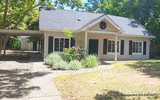 1025 Ivy St in Chico, CA - Building Photo