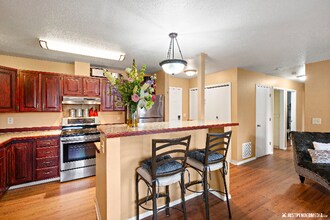 3030 Denali St in Anchorage, AK - Foto de edificio - Building Photo