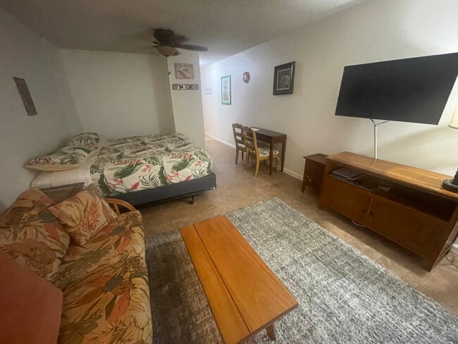 property at 75-5776-5776 Kuakini Hwy