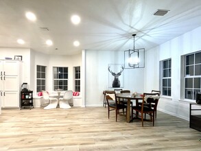 1600 Canyon Edge Dr in Austin, TX - Foto de edificio - Building Photo