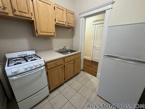 1144 Commonwealth Ave in Boston, MA - Building Photo - Building Photo