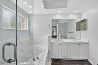 103 Tuscana Ct in Naples, FL - Building Photo - Building Photo