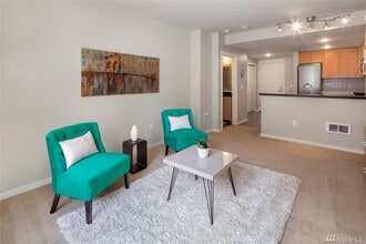 76 Cedar St, Unit 313 in Seattle, WA - Building Photo - Building Photo