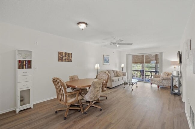 708 S Tamiami Trl in Venice, FL - Foto de edificio - Building Photo