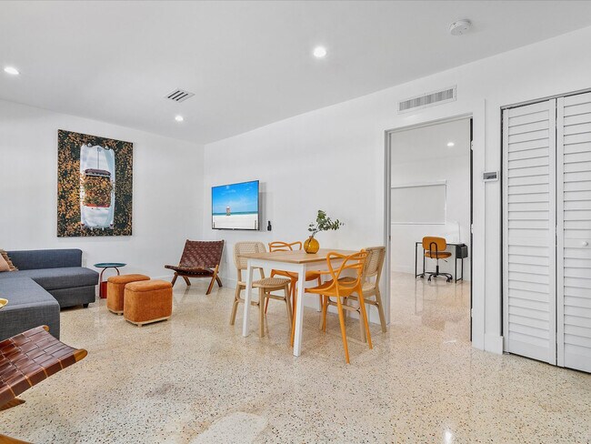 256 NW 57th St