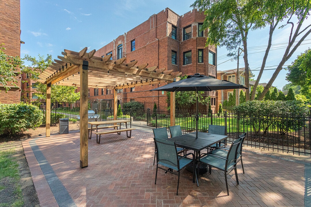 1552.5 W Juneway Terrace in Chicago, IL - Building Photo