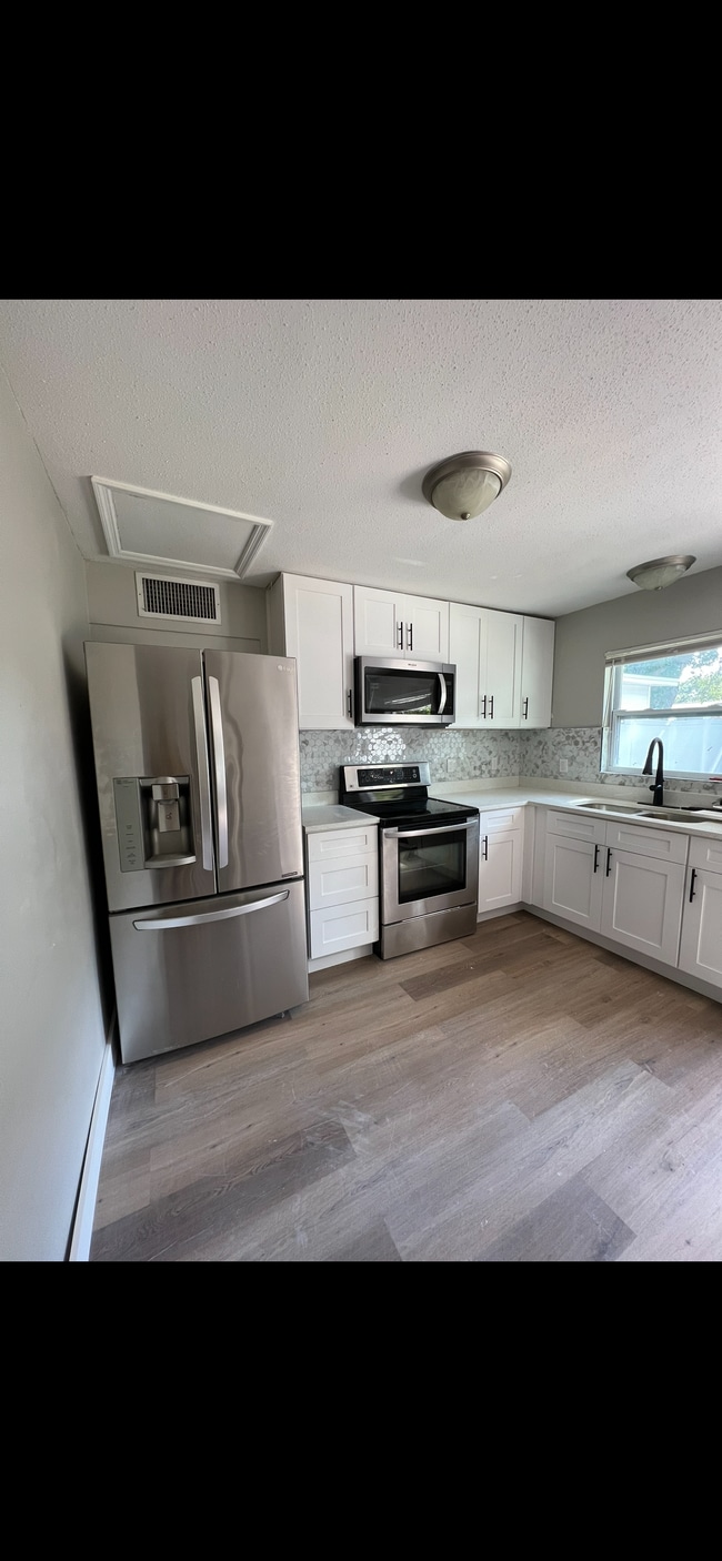 1465 Jeffords St in Clearwater, FL - Building Photo - Building Photo