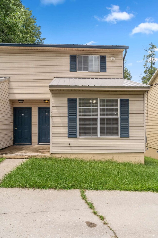 property at 840 W Georgia St