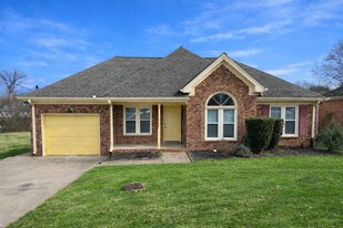 706 Kennington N in Nashville, TN - Building Photo