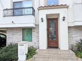 13260 Landale St in Sherman Oaks, CA - Building Photo