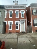 409 Walnut St in Columbia, PA - Building Photo