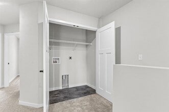 1459 Harrison St in Neenah, WI - Foto de edificio - Building Photo