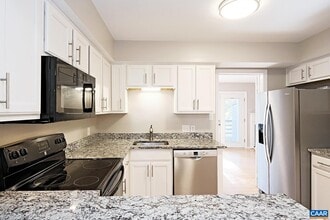 1032 Cheshire Ct in Charlottesville, VA - Building Photo - Building Photo