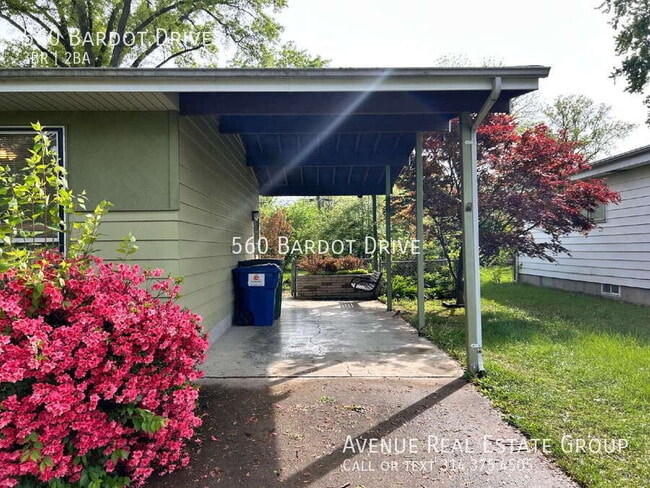 560 Bardot Dr in Florissant, MO - Building Photo - Building Photo