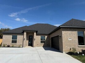 1832 Noble Ct in Grand Prairie, TX - Building Photo