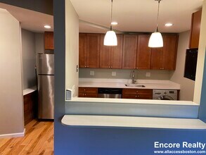 17 Bow St in Somerville, MA - Foto de edificio - Building Photo