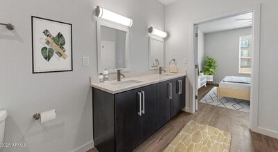 6025 W Thomas Rd, Unit 2 in Phoenix, AZ - Building Photo - Building Photo