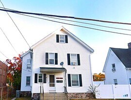 81 School St in Bristol, CT - Building Photo