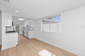 6910 Eberhart St in San Diego, CA - Building Photo - Building Photo