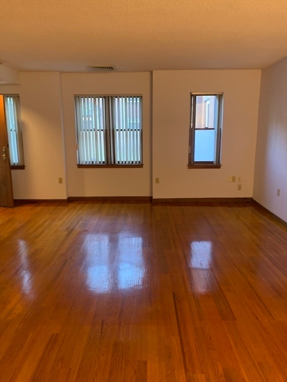 17 Parkman St, Unit 2 in Brookline, MA - Foto de edificio - Building Photo