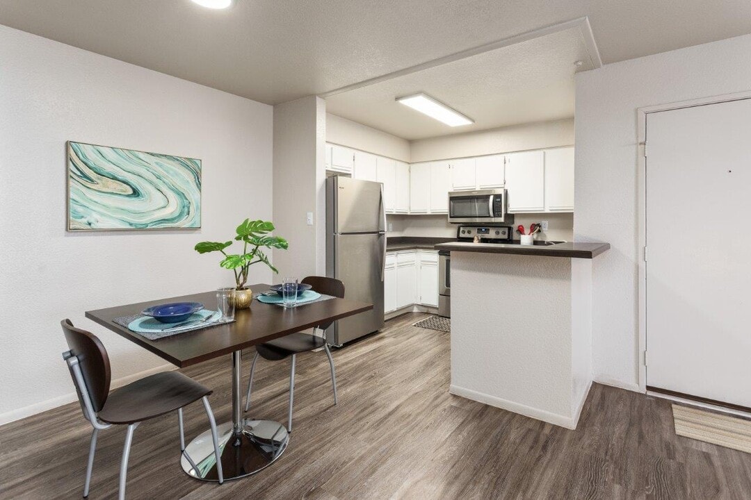 Paseo on University in Tempe, AZ - Foto de edificio