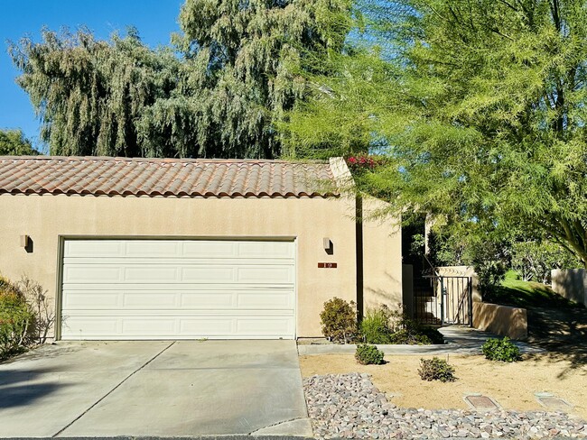 19 Mission Ct in Rancho Mirage, CA - Building Photo - Building Photo