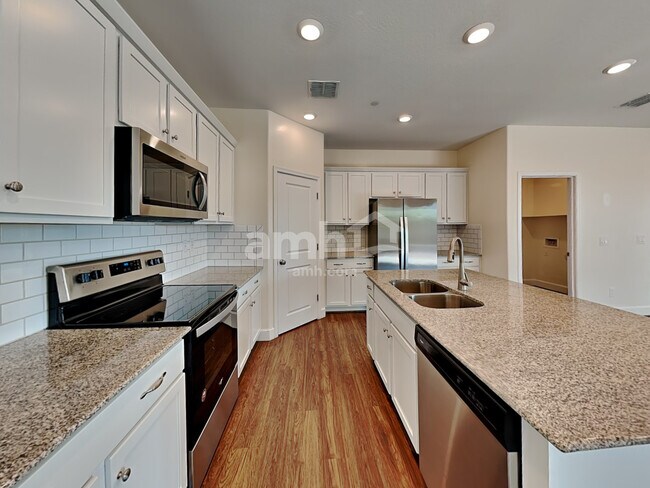 5915 W Larkspur Dr in Glendale, AZ - Building Photo - Building Photo