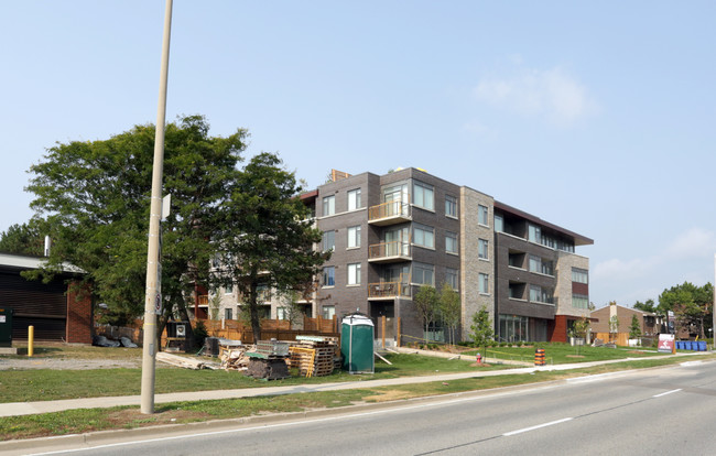 Mod'rn Condominium in Burlington, ON - Building Photo - Building Photo