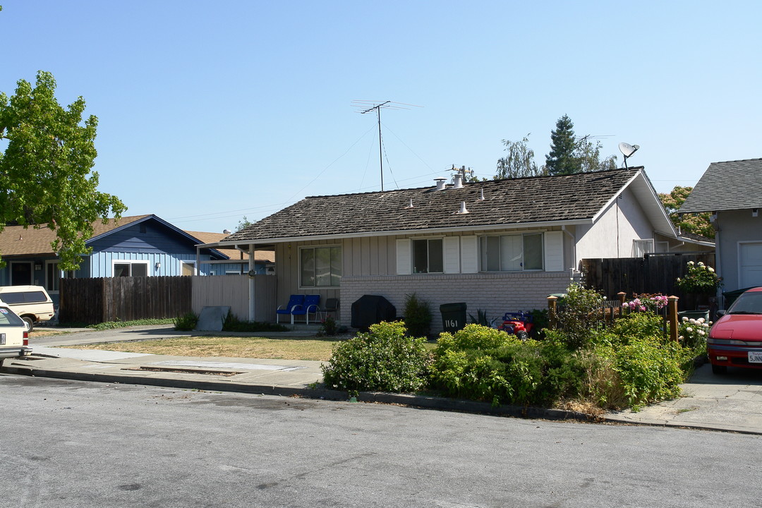 1159-1161 Sanchez Way in Redwood City, CA - Building Photo