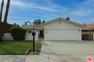 76983 California Dr in Palm Desert, CA - Building Photo - Building Photo