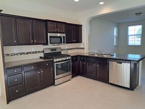 1411 Visionary Rd in Clovis, CA - Building Photo - Building Photo