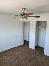 207 Sprucewood Ln in San Antonio, TX - Foto de edificio - Building Photo