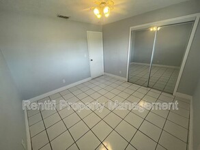 717 SE 9th St in Cape Coral, FL - Building Photo - Building Photo