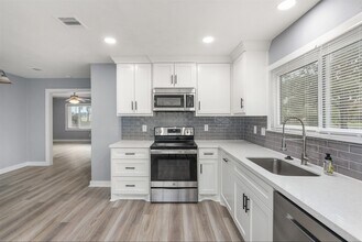 3314 1st Ave S in Texas City, TX - Building Photo - Building Photo