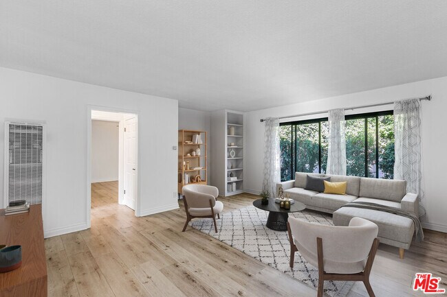 8933 Cadillac Ave in Los Angeles, CA - Building Photo - Building Photo