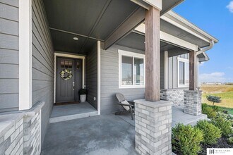 11976 S 118th Ave in Papillion, NE - Foto de edificio - Building Photo