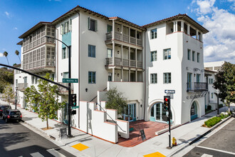 645 E Union in Pasadena, CA - Foto de edificio - Building Photo