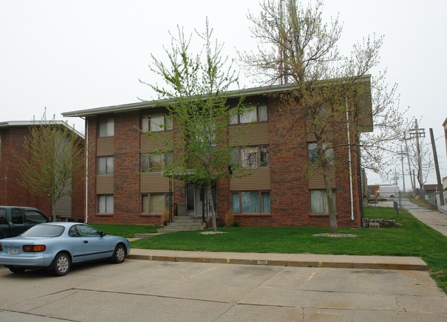 SEDLAK APARTMENTS in Bellevue, NE - Building Photo - Building Photo